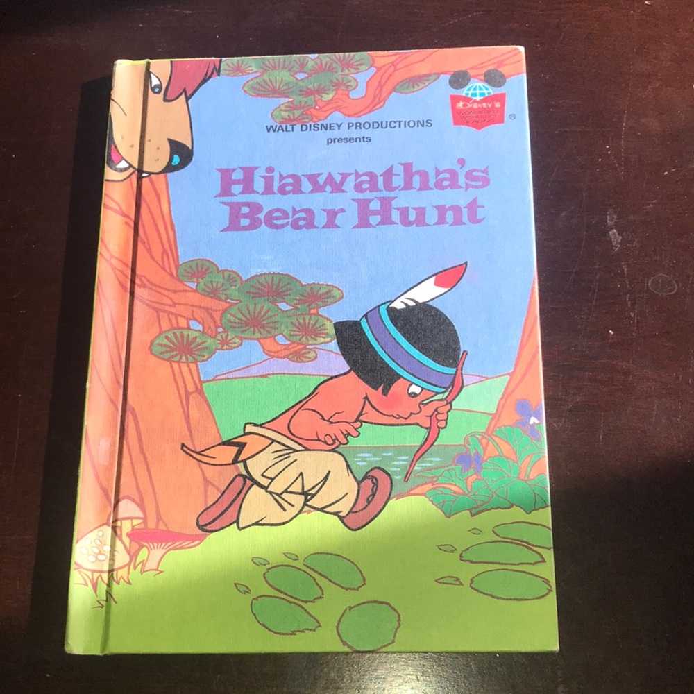 Walt Disney Hiawatha’s Bear Hunt Hardcover Wonderful World of Reading Series